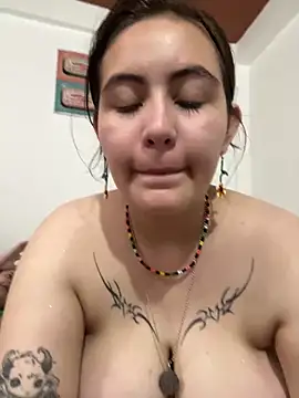 Snapshot of LiaxxKarla chatting on 06/03/26, 10:26 LiaxxKarla online show from 06/03/26, 10:26