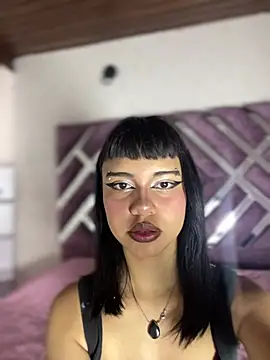 AntonellaCooper Pink online show from 05/15/26, 07:21