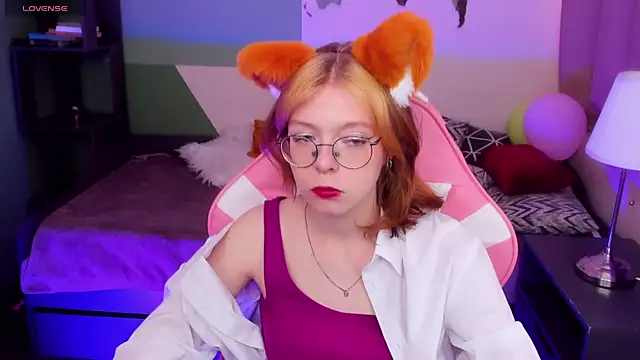 Snapshot of FoxxyyPolly chatting on 06/08/26, 05:41 FoxxyyPolly online show from 06/08/26, 05:41