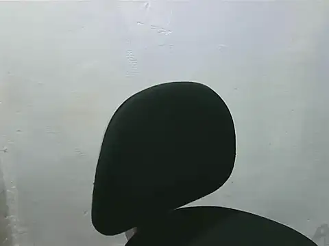 Snapshot of Brun3tt3n chatting on 02/15/25, 02:04 Brun3tt3n online show from 02/15/25, 02:04