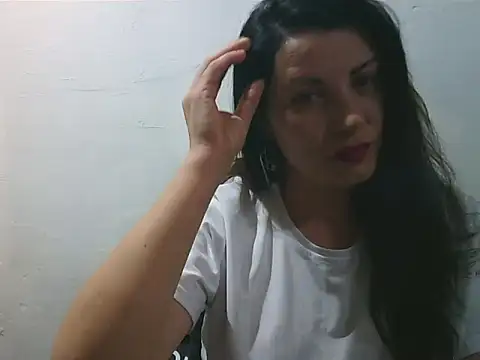 Snapshot of Brun3tt3n chatting on 02/17/25, 05:53 Brun3tt3n online show from 02/17/25, 05:53