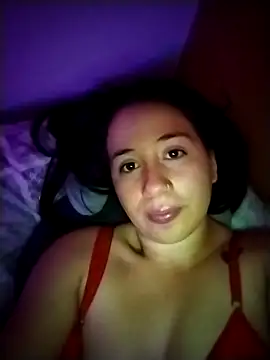 Snapshot of Annie_loveer chatting on 06/20/26, 06:05 Annie loveer online show from 06/20/26, 06:05