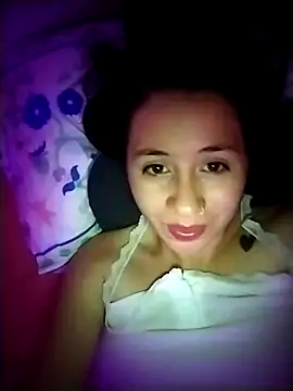 Snapshot of Annie_loveer chatting on 06/25/26, 04:45 Annie loveer online show from 06/25/26, 04:45