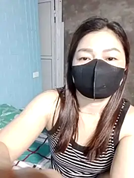 Snapshot of babylinhhot chatting on 05/26/26, 10:33 babylinhhot online show from 05/26/26, 10:33