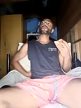 Snapshot of Camodick chatting on 12/23/25, 01:25 Camodick online show from 12/23/25, 01:25