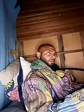 Snapshot of Camodick chatting on 01/18/26, 11:30 Camodick online show from 01/18/26, 11:30