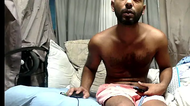 Snapshot of Camodick chatting on 03/25/26, 12:05 Camodick online show from 03/25/26, 12:05