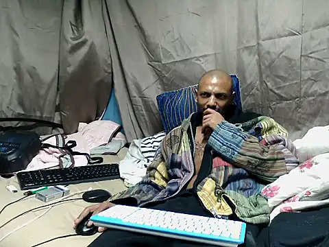Camodick online show from 05/04/26, 02:18