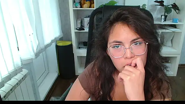 Snapshot of Anda_here chatting on 07/22/26, 10:07 Anda here online show from 07/22/26, 10:07