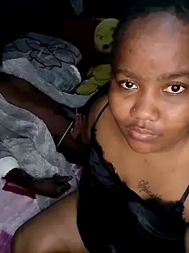 ChubbyMidgetxxx19 online show from 06/06/26, 08:52