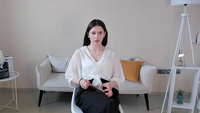 Snapshot of FlorancePistilli chatting on 05/14/26, 12:34 FlorancePistilli online show from 05/14/26, 12:34