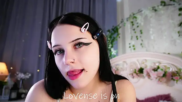 MelaineCore online show from 05/28/26, 01:08