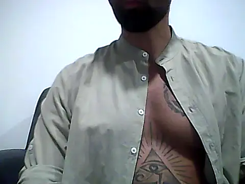 Snapshot of Alessandromagno8 chatting on 05/11/26, 09:15 Alessandromagno8 online show from 05/11/26, 09:15