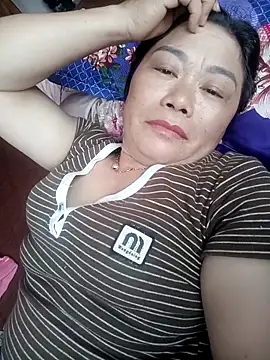 Snapshot of -Lytina- chatting on 05/11/26, 07:36 -Lytina- online show from 05/11/26, 07:36
