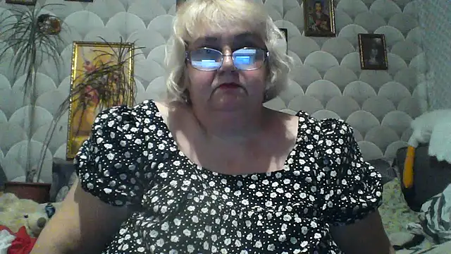 MarinaFarina53 online show from 05/25/26, 06:58