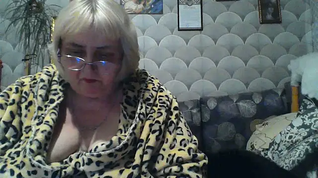 MarinaFarina53 online show from 06/15/26, 08:55