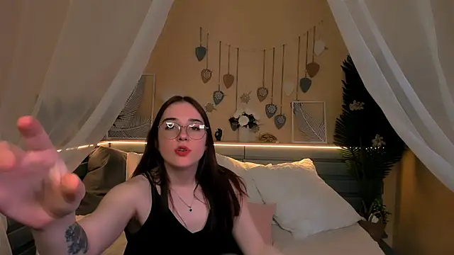 Snapshot of Maya_Winters chatting on 05/12/26, 10:45 Maya Winters online show from 05/12/26, 10:45