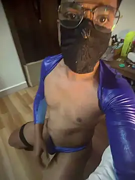 hunkymodel online show from 05/09/26, 03:28