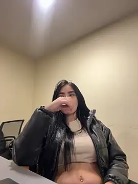 Snapshot of SaraFernandez_ chatting on 05/19/26, 07:42 SaraFernandez online show from 05/19/26, 07:42