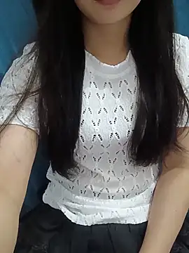 Snapshot of -Hena- chatting on 05/12/26, 08:50 -Hena- online show from 05/12/26, 08:50
