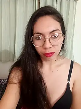 Snapshot of Mia_essence chatting on 05/09/26, 11:21 Mia essence online show from 05/09/26, 11:21