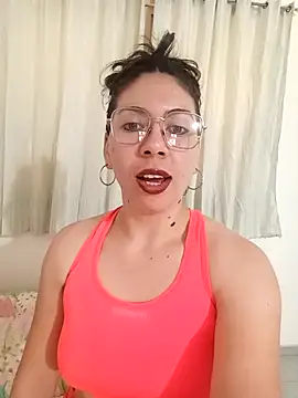 Snapshot of Mia_essence chatting on 05/11/26, 02:12 Mia essence online show from 05/11/26, 02:12