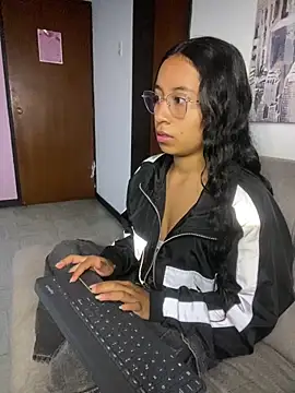 Snapshot of CassiePink_ chatting on 05/11/26, 11:16 CassiePink online show from 05/11/26, 11:16