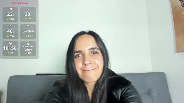 Lizeth White  online show from 06/09/26, 07:36