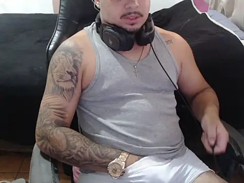 Snapshot of Psycko chatting on 05/13/26, 04:37 Psycko online show from 05/13/26, 04:37