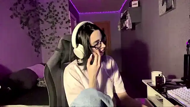 NightFoxxx online show from 05/10/26, 02:11