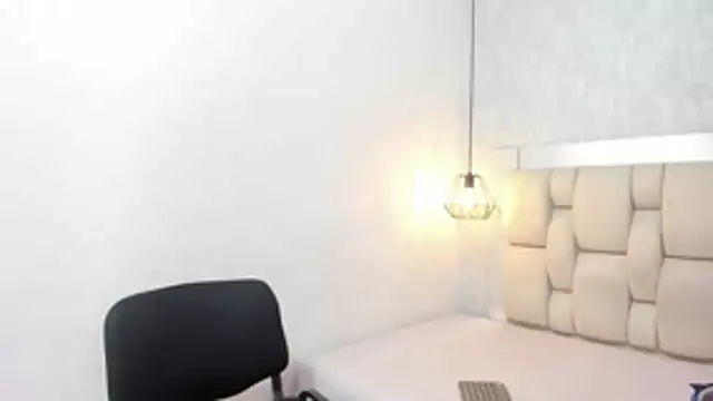 Bella adamss  online show from 06/24/26, 02:32