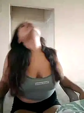 Snapshot of Daniela-Peruana chatting on 05/07/26, 11:32 Daniela-Peruana online show from 05/07/26, 11:32