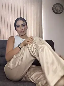 Snapshot of Ghislaine_Maxwell chatting on 05/11/26, 08:28 Ghislaine Maxwell online show from 05/11/26, 08:28