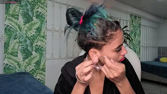 baby julieta00 online show from 06/24/26, 12:15