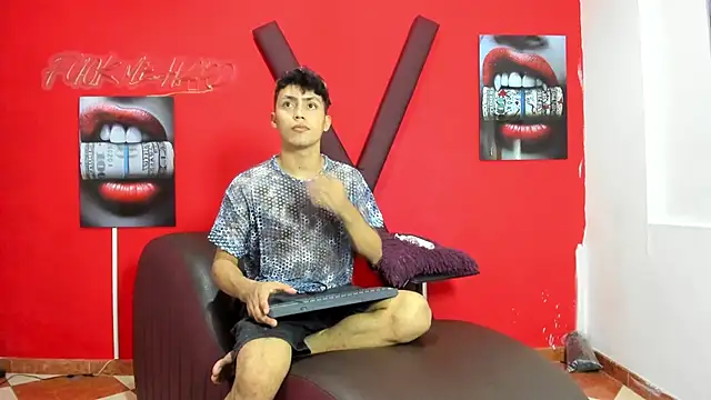 CAT LOVE1 online show from 05/15/26, 12:28
