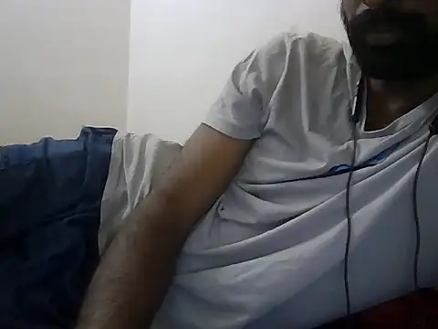 Snapshot of Ijus12 chatting on 07/02/26, 06:36 Ijus12 online show from 07/02/26, 06:36