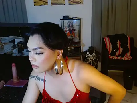 Snapshot of RoyalSeductress chatting on 05/13/26, 02:14 RoyalSeductress online show from 05/13/26, 02:14