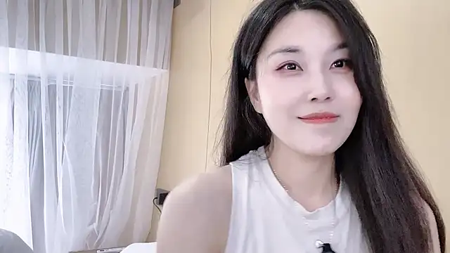 Emma qiqi online show from 05/19/26, 04:19