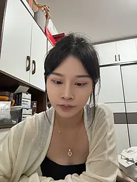 Snapshot of cuteluky18 chatting on 05/15/26, 12:01 cuteluky18 online show from 05/15/26, 12:01
