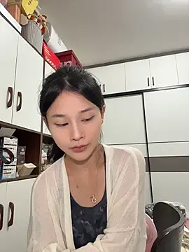 Snapshot of cuteluky18 chatting on 05/22/26, 12:44 cuteluky18 online show from 05/22/26, 12:44
