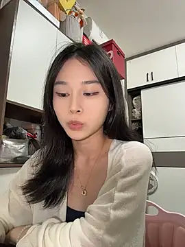 Snapshot of cuteluky18 chatting on 05/25/26, 01:50 cuteluky18 online show from 05/25/26, 01:50