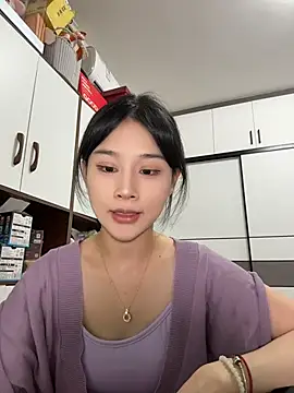 Snapshot of cuteluky18 chatting on 05/26/26, 12:12 cuteluky18 online show from 05/26/26, 12:12