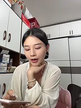 Snapshot of cuteluky18 chatting on 05/29/26, 12:58 cuteluky18 online show from 05/29/26, 12:58