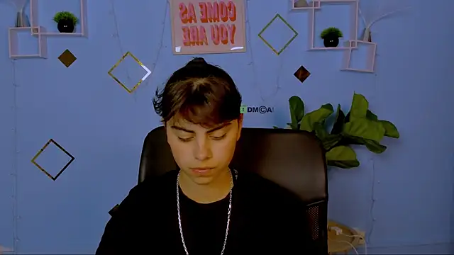 Snapshot of shadow_kiss_ chatting on 07/13/26, 08:50 shadow kiss online show from 07/13/26, 08:50
