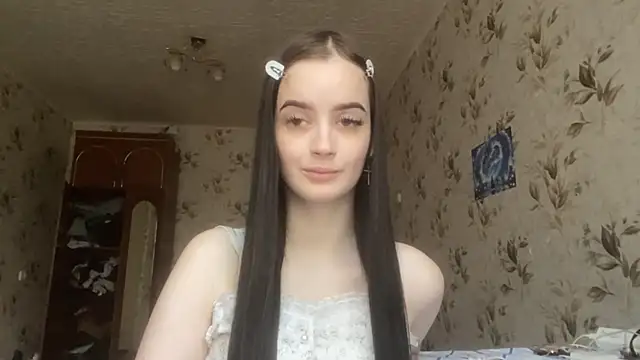 Snapshot of MilanaLush chatting on 05/08/26, 02:00 MilanaLush online show from 05/08/26, 02:00