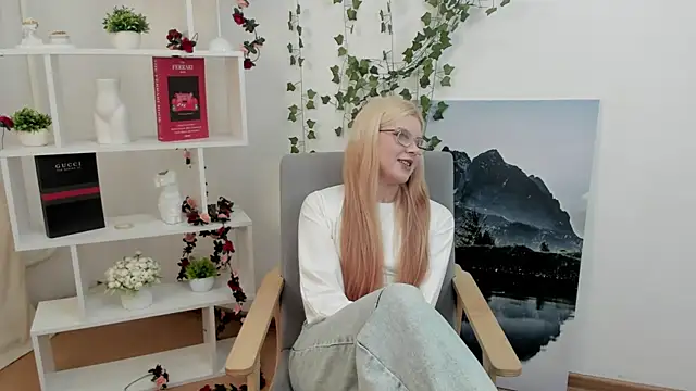 MavisBuzzo online show from 05/13/26, 05:05