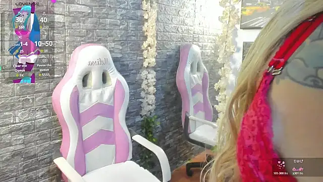 Snapshot of amber__moon__ chatting on 05/11/26, 09:01 amber moon online show from 05/11/26, 09:01