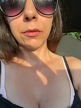 Snapshot of GirlNextDoorBianca chatting on 07/14/26, 06:57 GirlNextDoorBianca online show from 07/14/26, 06:57