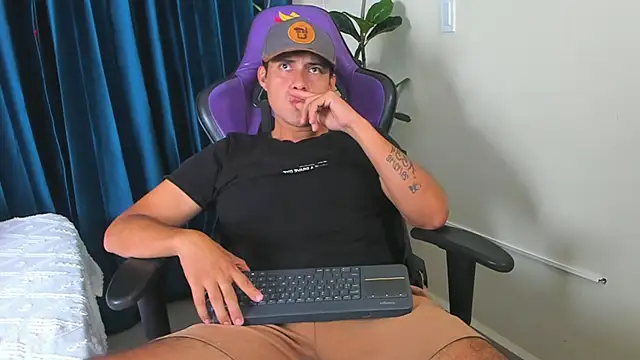 playboy Felipe online show from 05/26/26, 01:29