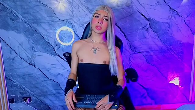Snapshot of lily_dark__ chatting on 07/10/26, 03:55 lily dark online show from 07/10/26, 03:55